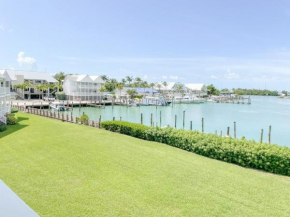 Driftwood Villas Marina